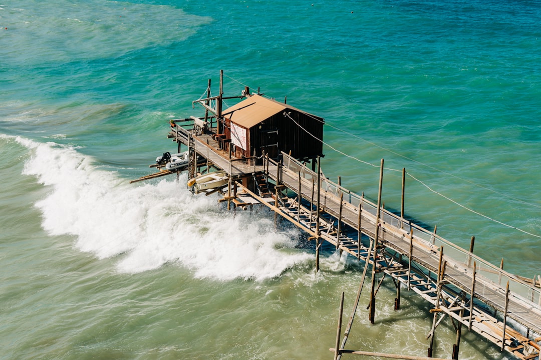 Scoprire i Trabucchi: Storia e Tradizione della Pesca a Termoli
